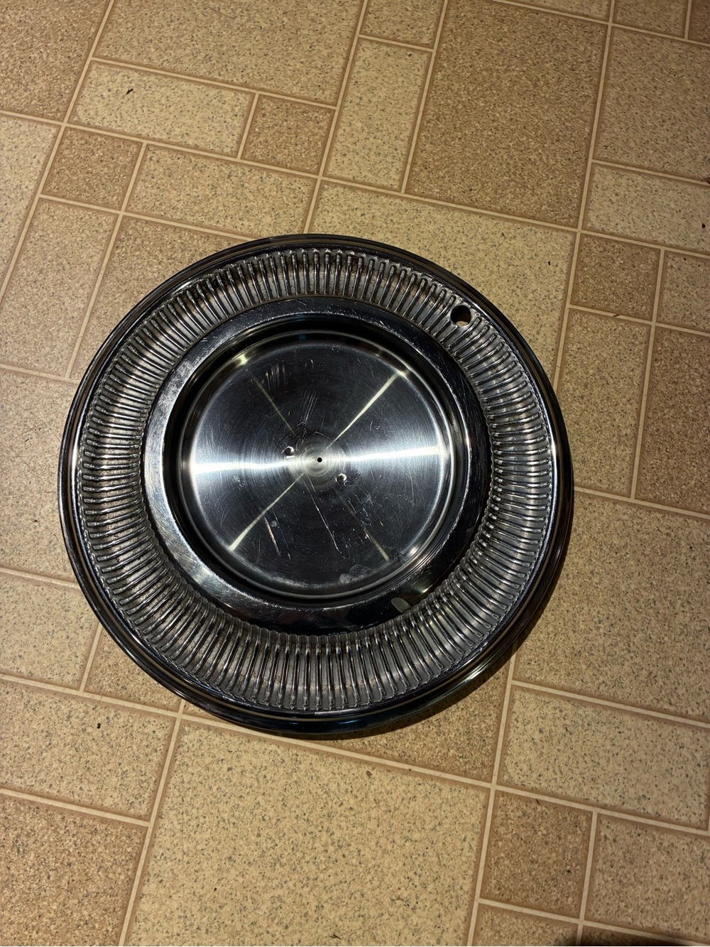 Nos Oldsmobile 1972 15 inch hubcap Oldsmobile delta 88 98